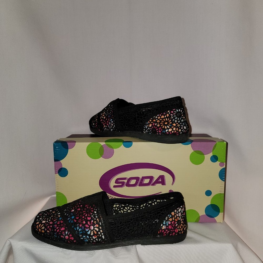 Soda Espadrilles Size 7 - Black Lace and floral - New in Box - Picture 3 of 6